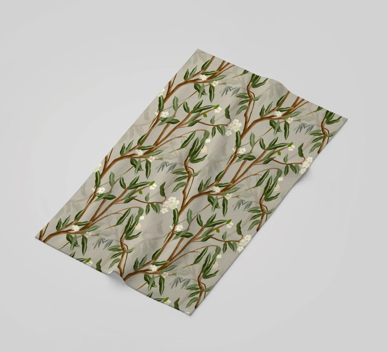 Chinoiserie branches and small white flowers pattern handpai telo mare da mysteriouscoco
