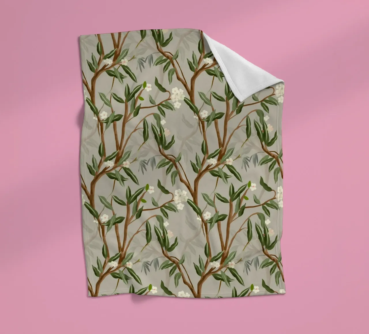 Chinoiserie branches and small white flowers pattern handpai coperta in pile da mysteriouscoco