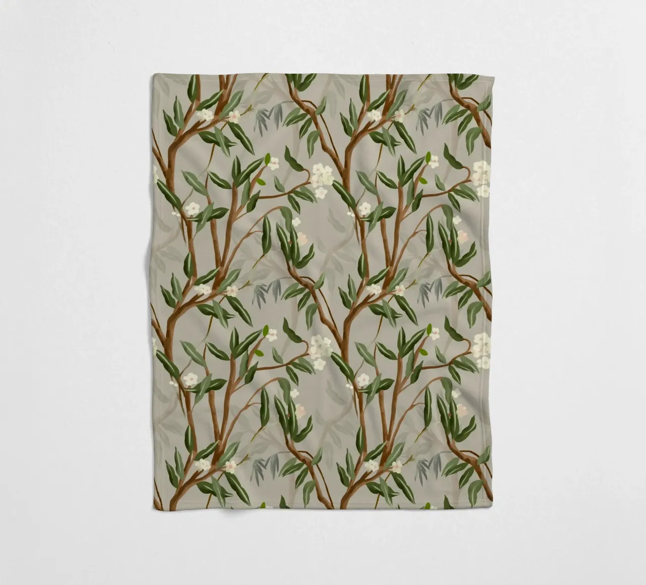 Chinoiserie branches and small white flowers pattern handpai coperta in pile da mysteriouscoco