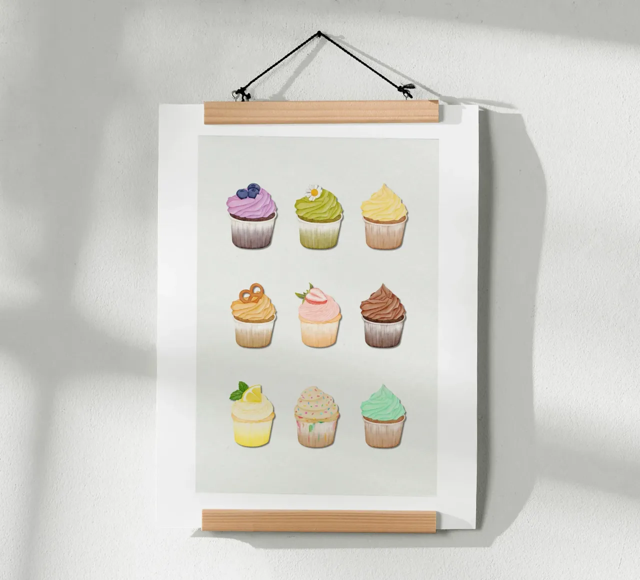 Stampa di cupcake stravaganti - Dolci per bambini e cucine poster con telaio in alluminio da Sprouts & Sparks