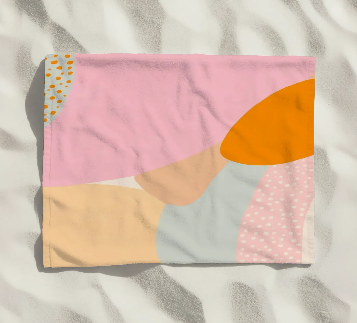 Sommerliche Kleckse Strandtuch von Carinaprint