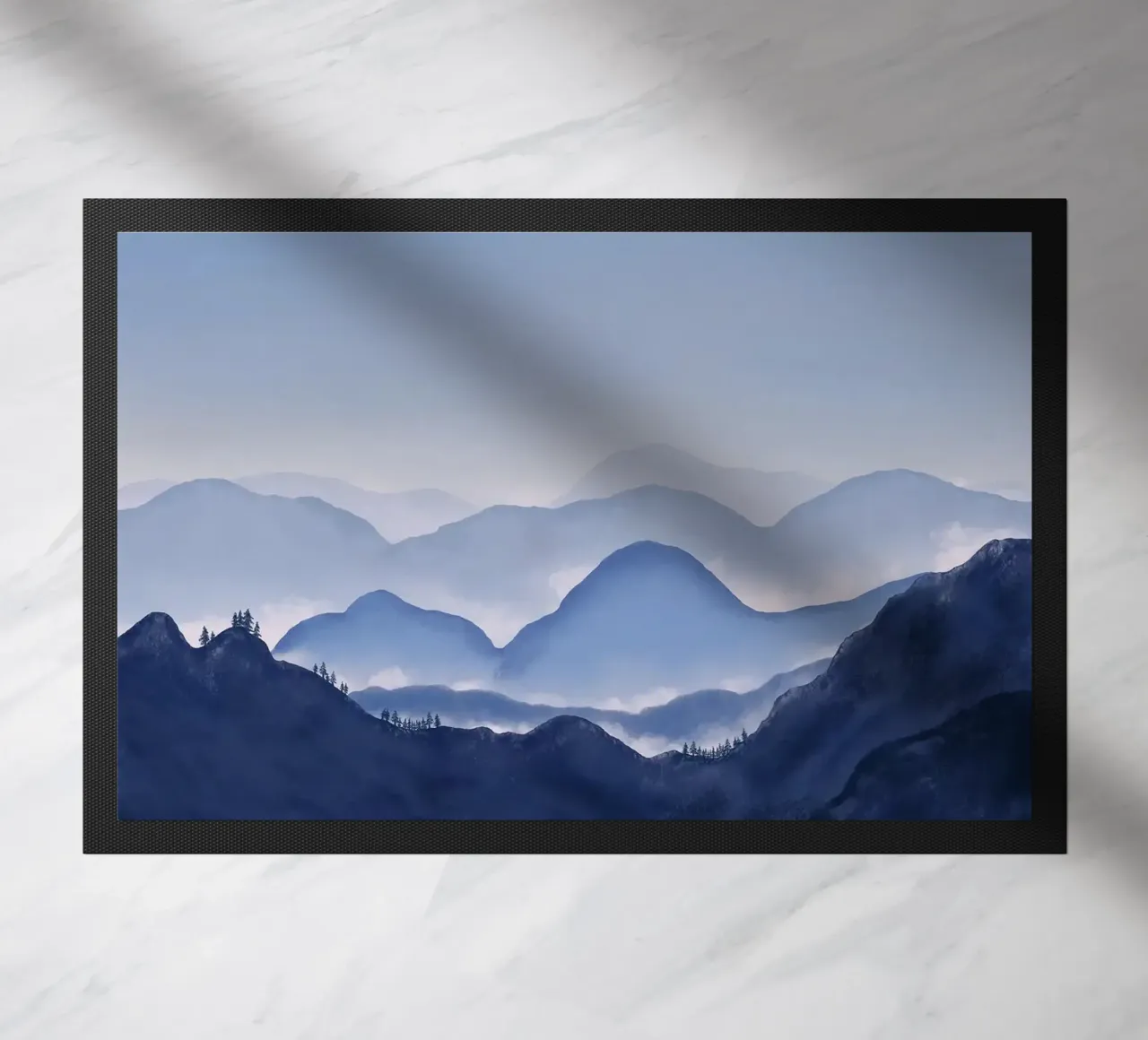 montagne nebbia alberi foresta cielo orizzonte zerbino da Kirsten C Nolan