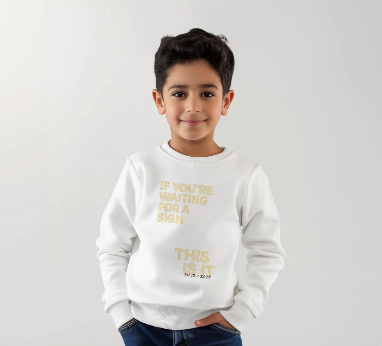 Manifesto "This Is It" - datato individualmente felpa bambino da FRAMELY