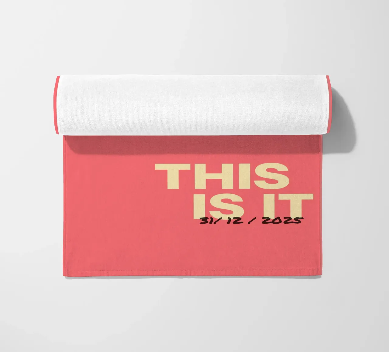 Manifesto "This Is It" - datato individualmente telo mare da FRAMELY