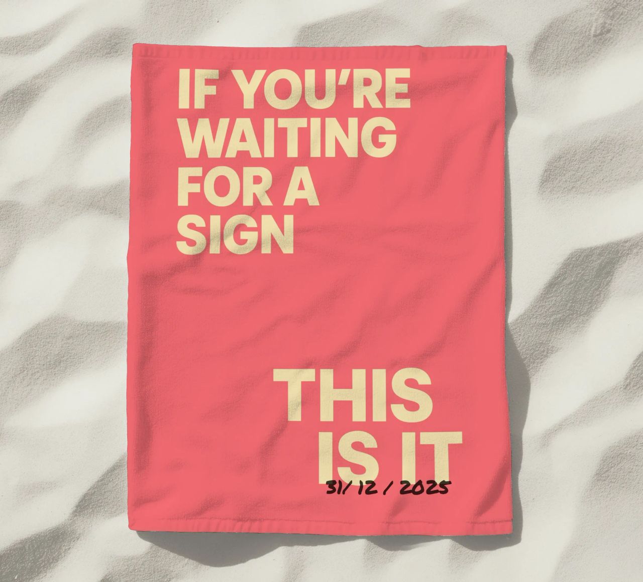 Manifesto "This Is It" - datato individualmente telo mare da FRAMELY