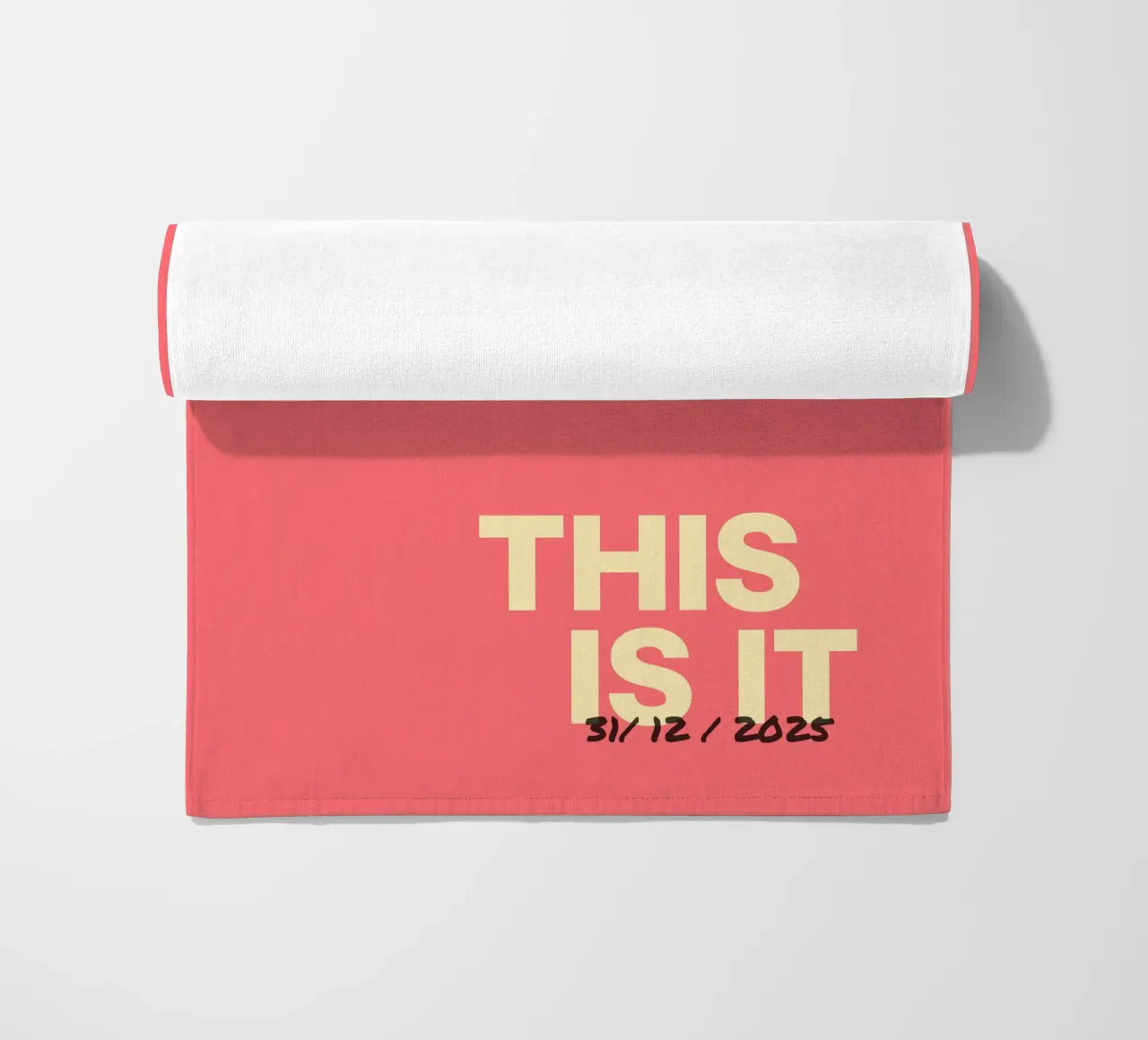 Manifesto "This Is It" - datato individualmente telo mare da FRAMELY