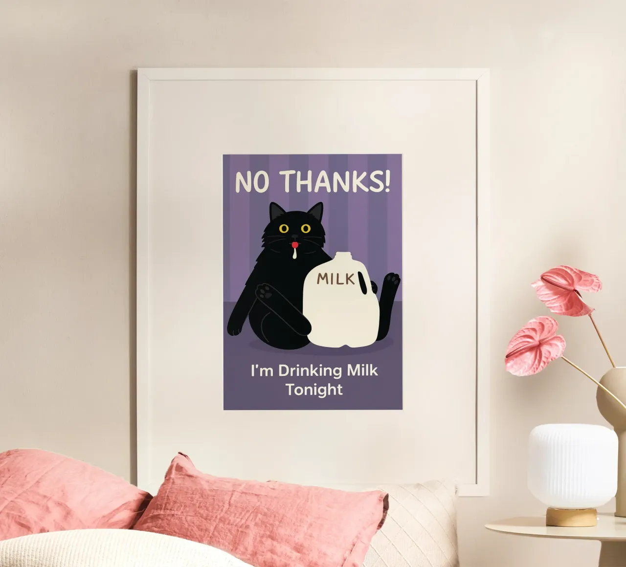 Gatto che beve latte poster con telaio in legno da the gindils