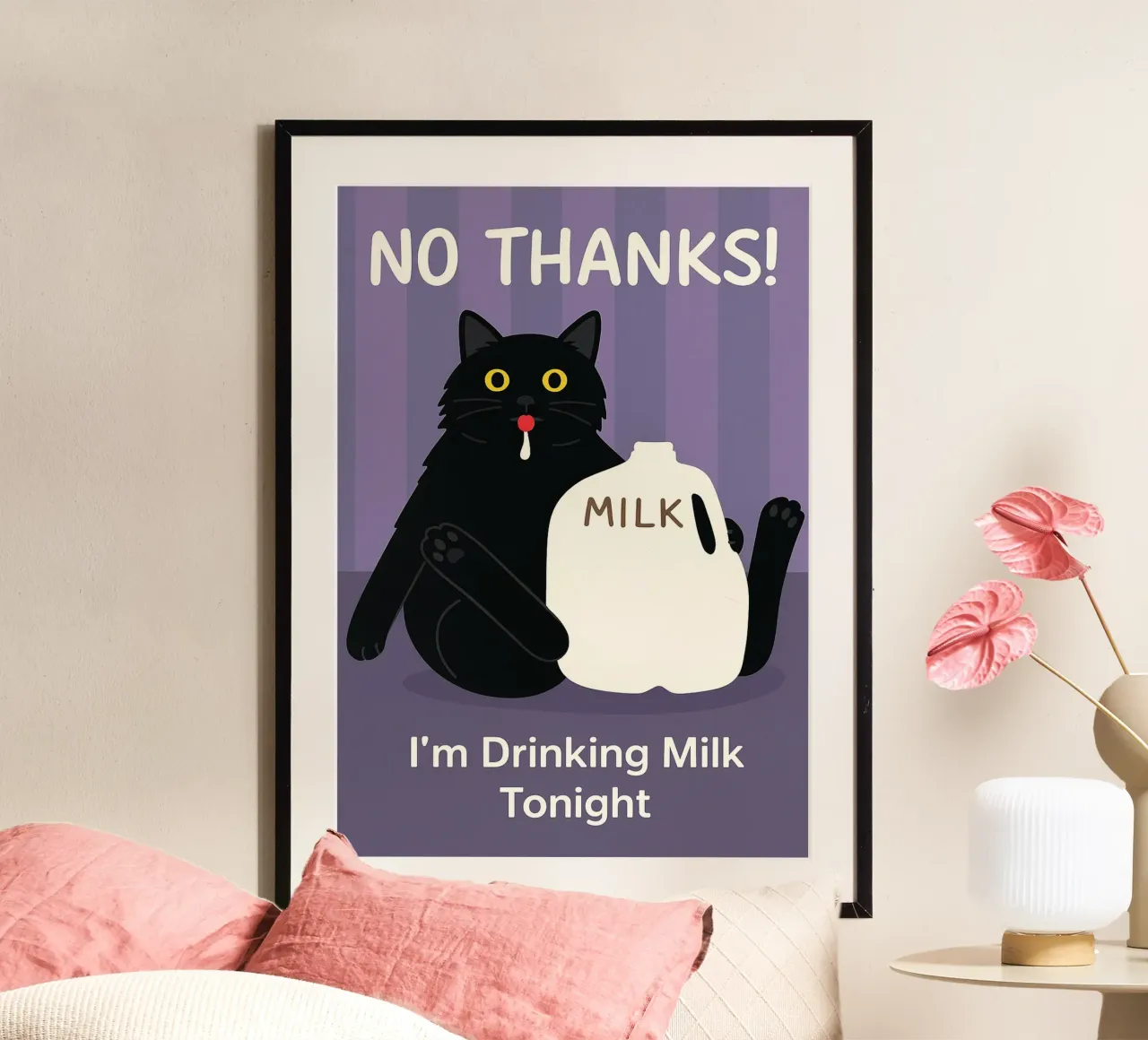Gatto che beve latte poster con telaio in legno da the gindils