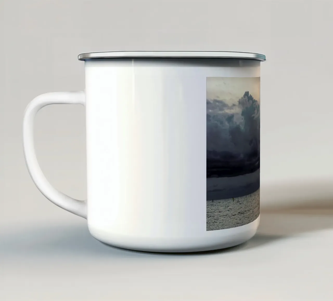 Seaside #8 tazza in smalto da Tal Paz-Fridman