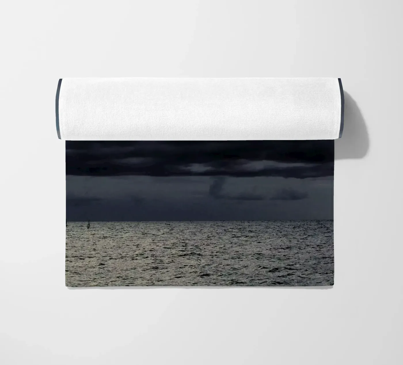 Seaside #8 telo mare da Tal Paz-Fridman