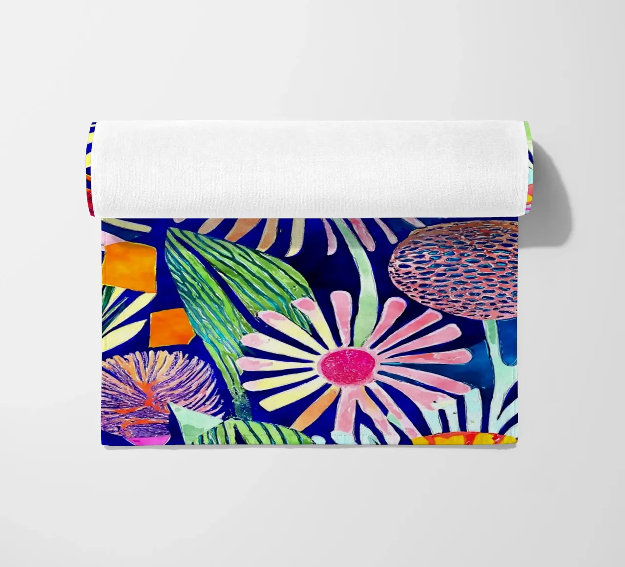 Funky paardenbloemen strandhanddoek van Botanical Pattern House