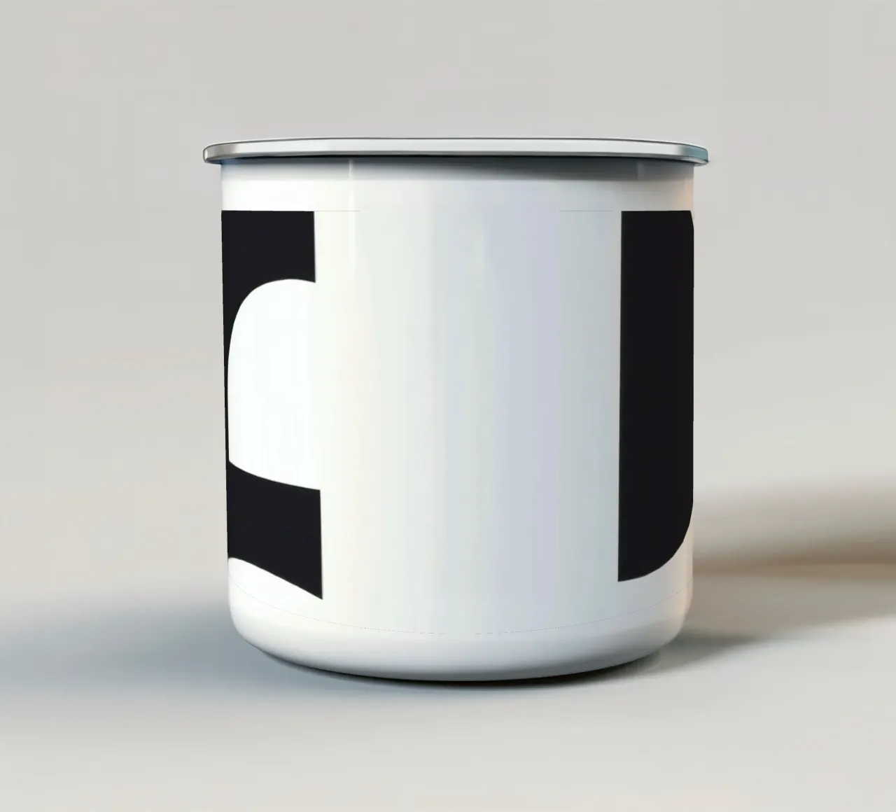 Abstraktes Design mit schwarzen Formen auf weißem Hintergrund Emaille Tasse von DesignDoodle