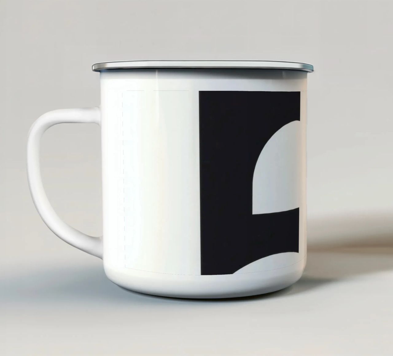 Abstract ontwerp met zwarte vormen op een witte achtergrond emaille mok van DesignDoodle