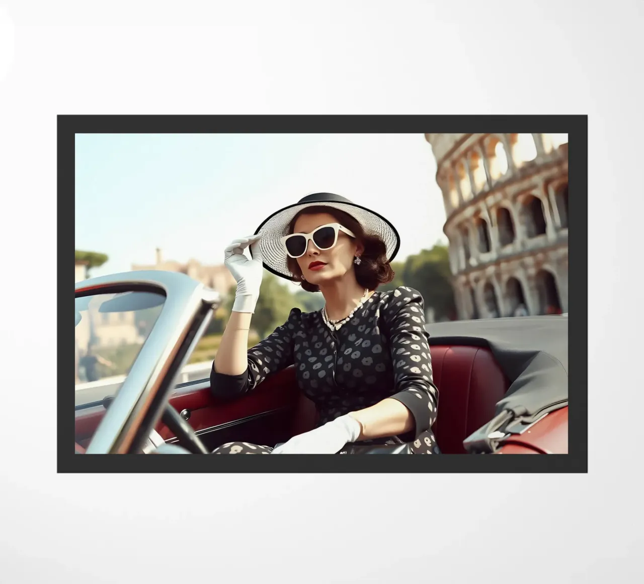 Signora del 1960 in decappottabile vicino al Colloseum zerbino da Anita's Dream