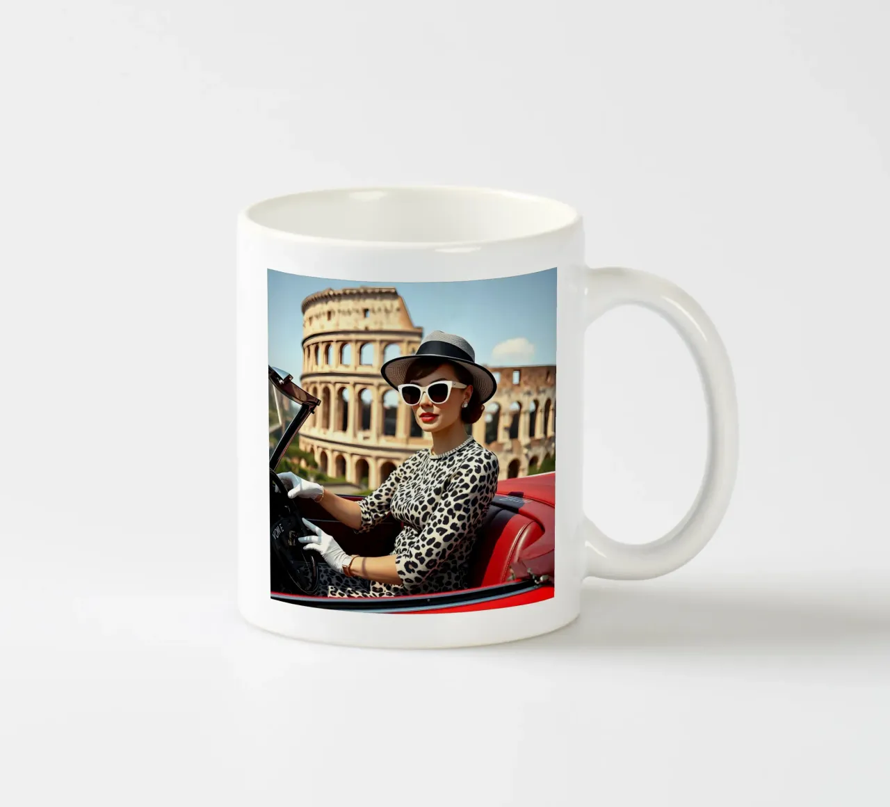 Signora del 1960 in decappottabile vicino al Colloseum tazza in ceramica da Anita's Dream