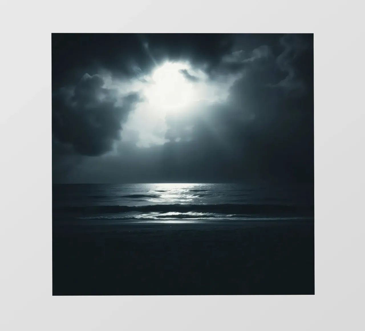 Serena vista notturna sull'oceano illuminata dalla luce della luna telo in pvc da DesignDoodle