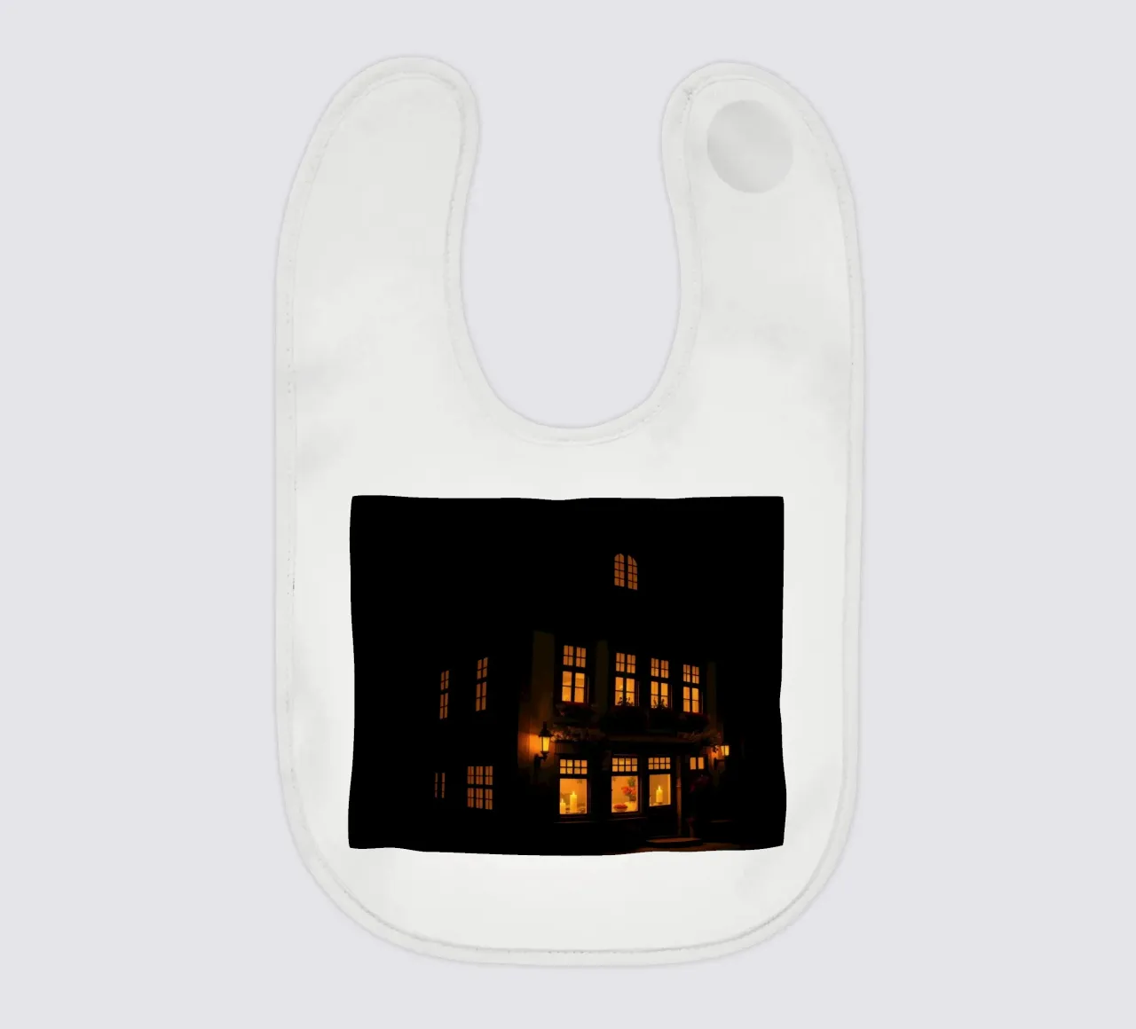 Serata accogliente in una casa di charme con luci calde e splendenti bavaglino da DesignDoodle