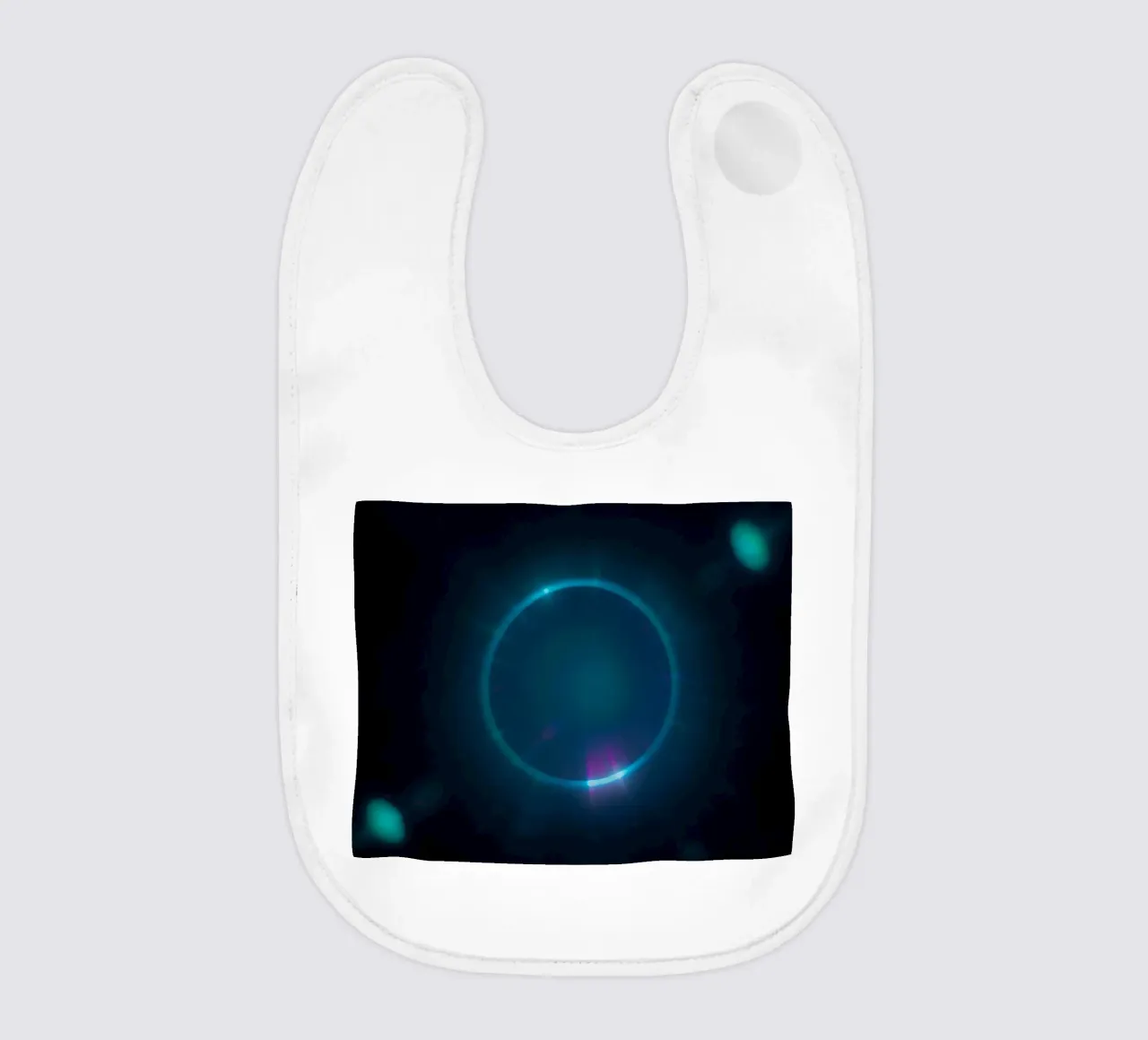 Un'esposizione di luci celestiali con colori e motivi vivaci bavaglino da DesignDoodle