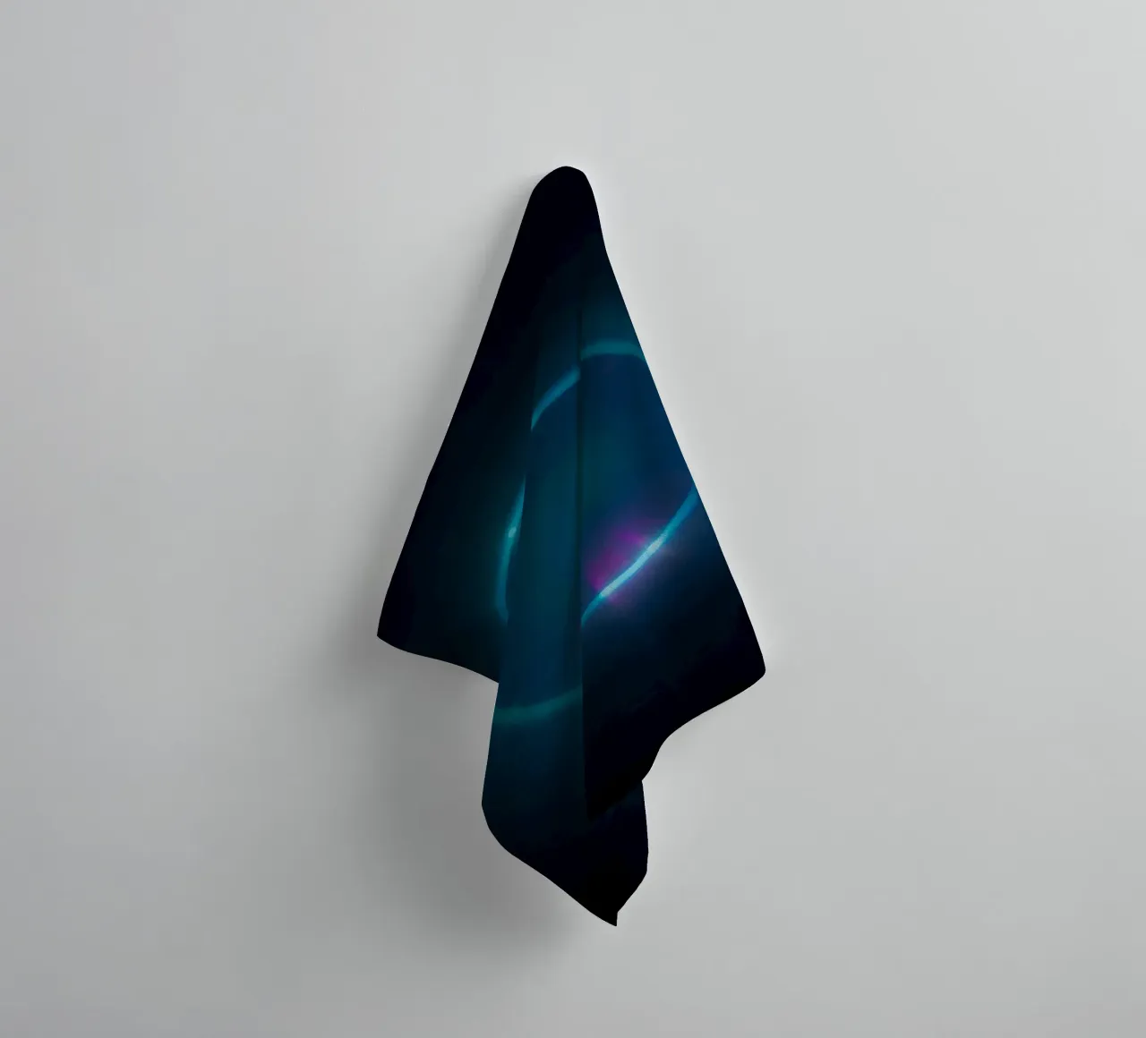 Un'esposizione di luci celestiali con colori e motivi vivaci asciugamano da bagno da DesignDoodle