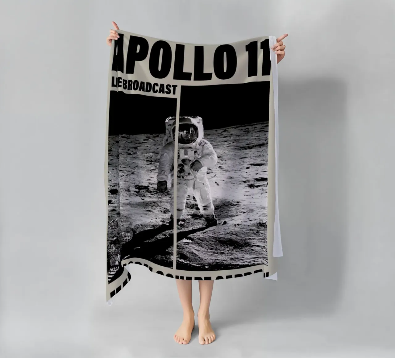 Apollo 11, Madison Square Garden telo mare da Vintage by JUNIQE