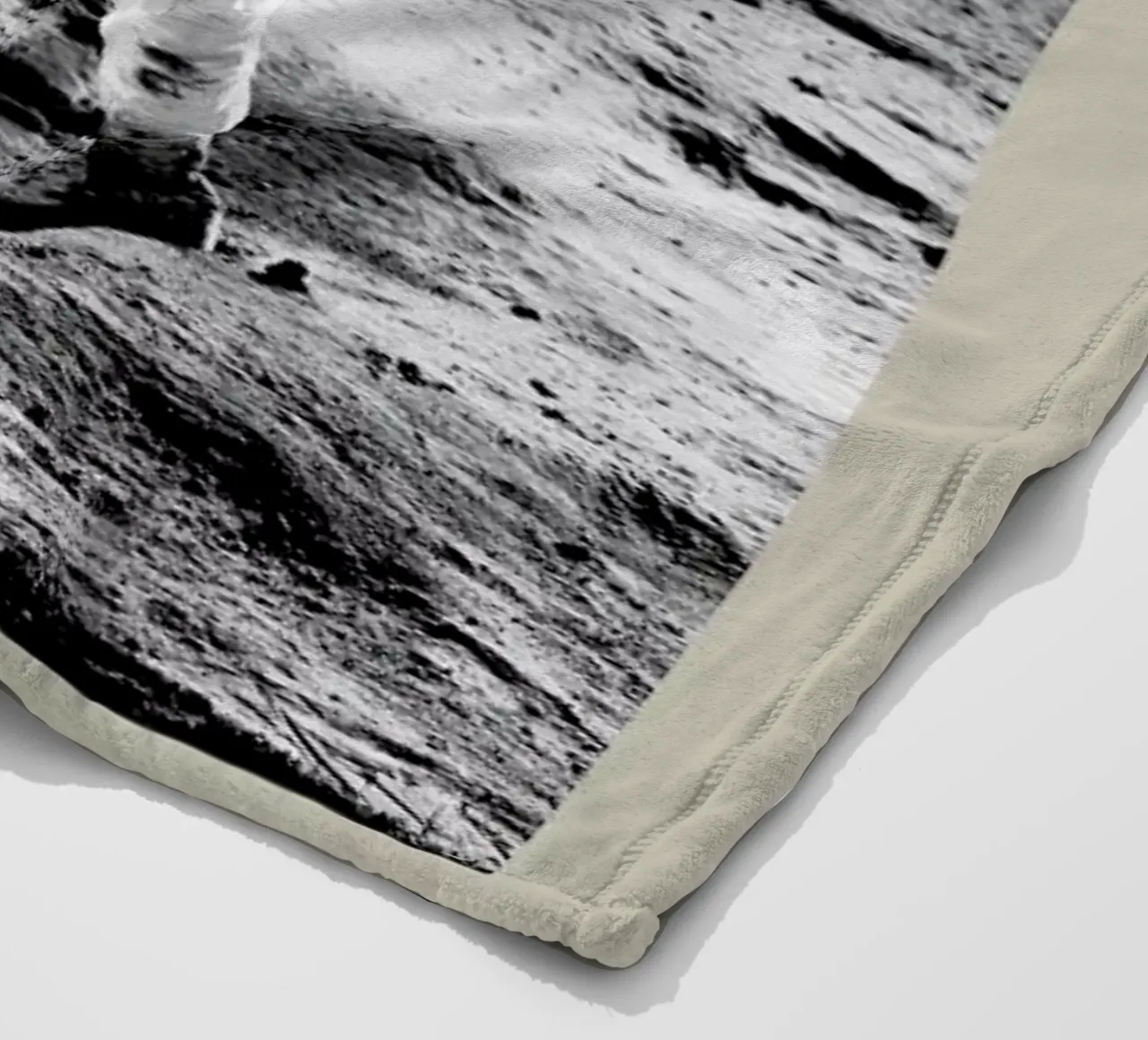 Apollo 11, Madison Square Garden coperta in pile da Vintage by JUNIQE