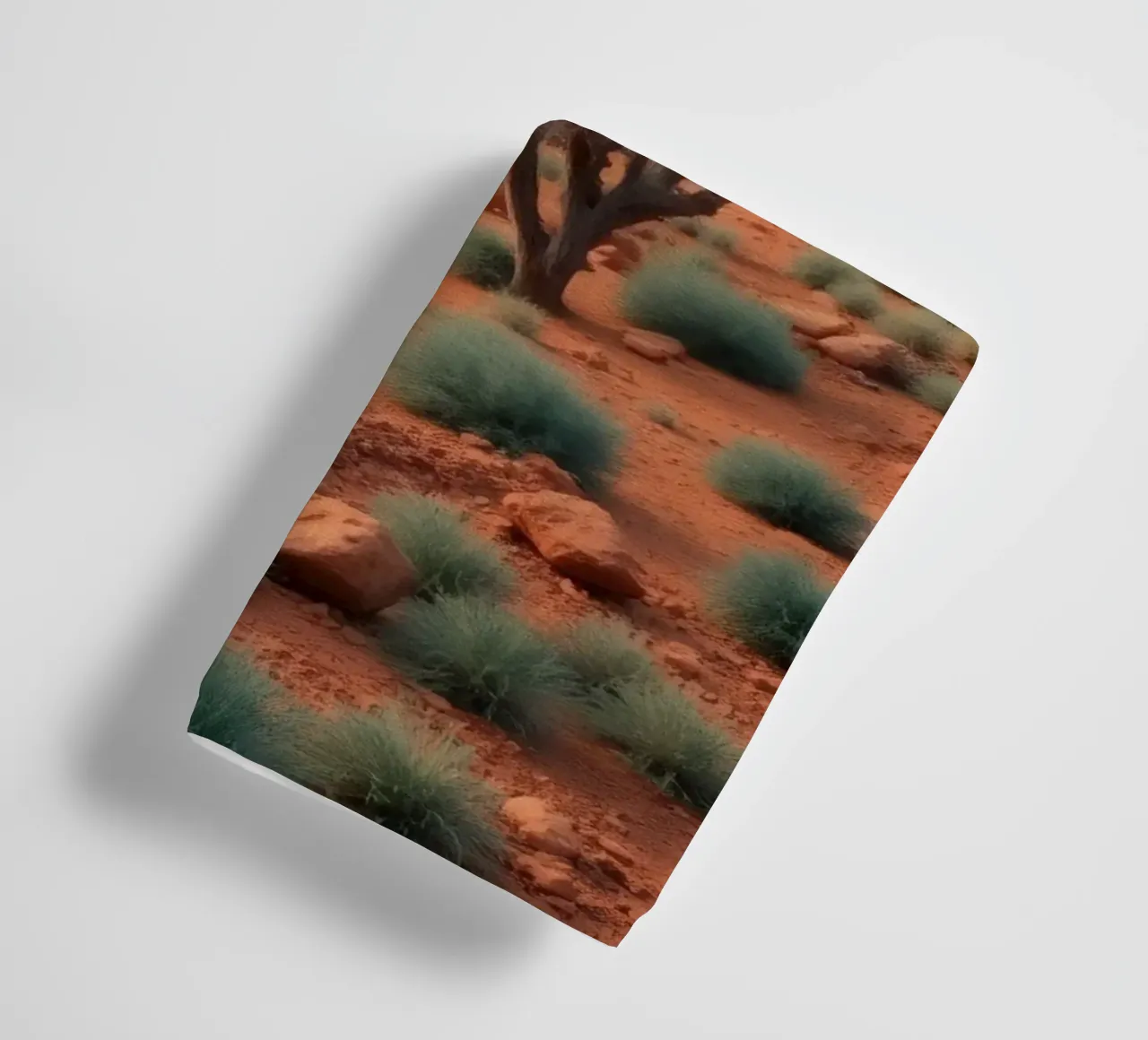 Stupendo paesaggio desertico con formazioni rocciose rosse asciugamano da bagno da DesignDoodle