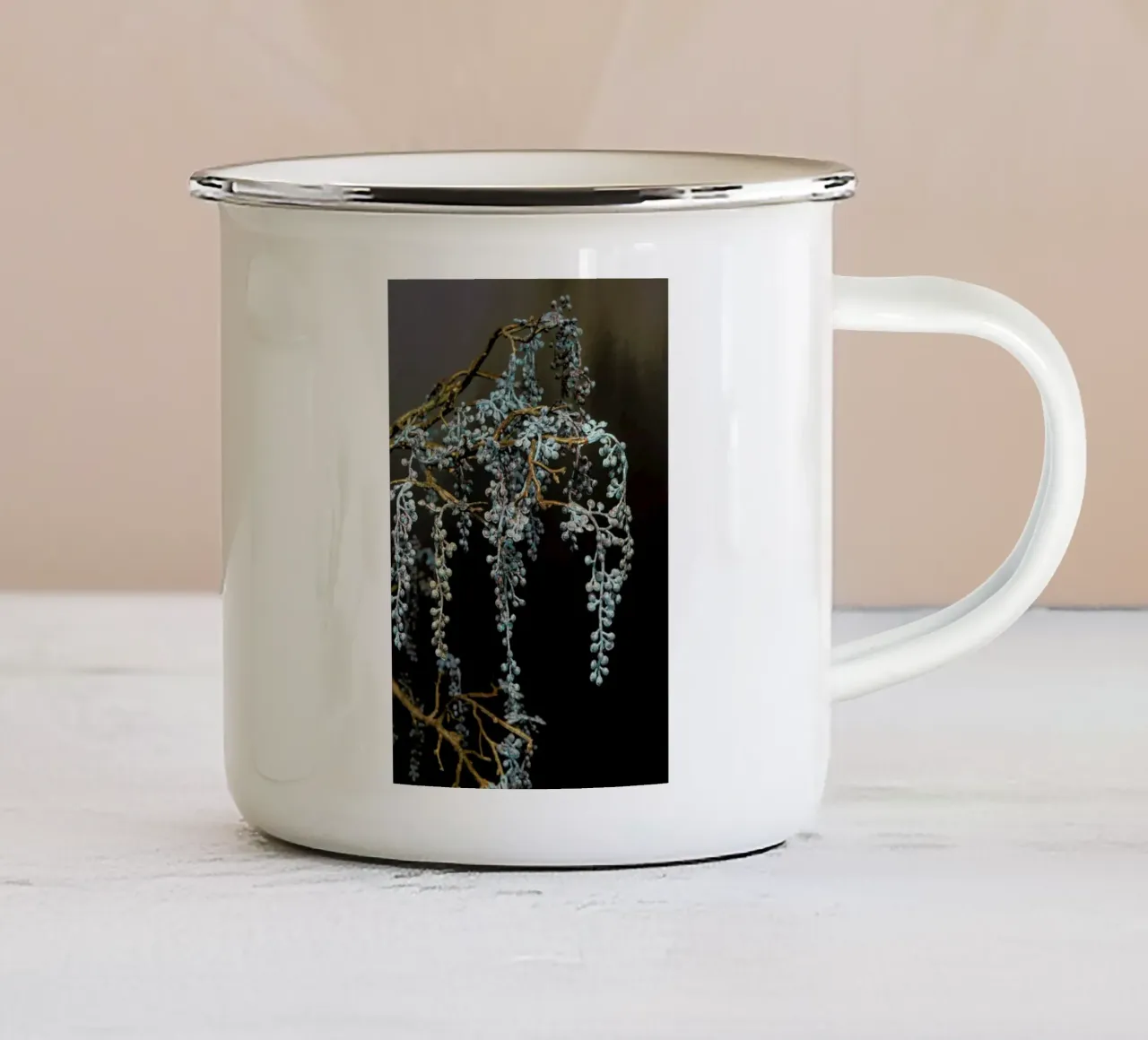 Still Life 2 tazza in smalto da Curious Collections by Marielle Leenders