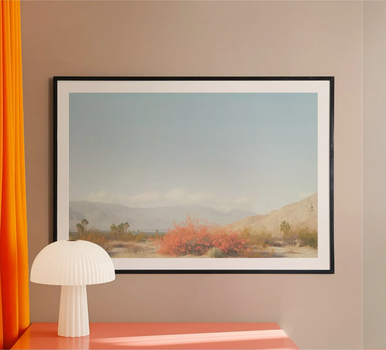 EE.UU. SérIA I Paisaje desértico en pastel con palmeras y montañas poster con marco de plástico de Julie Travel Photography