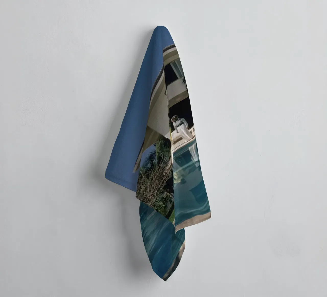 Acapulco Pool - Schlanke Aaronen Handtuch von Chrisvintage