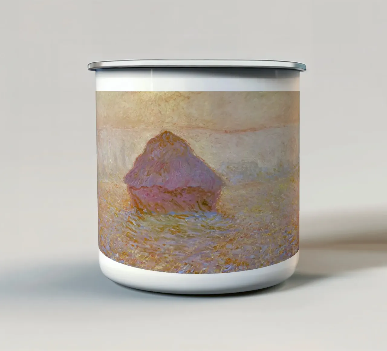 Il mucchio di grano di Claude Monet, Sole nella nebbia (1891) tazza in smalto da Monet Art Prints