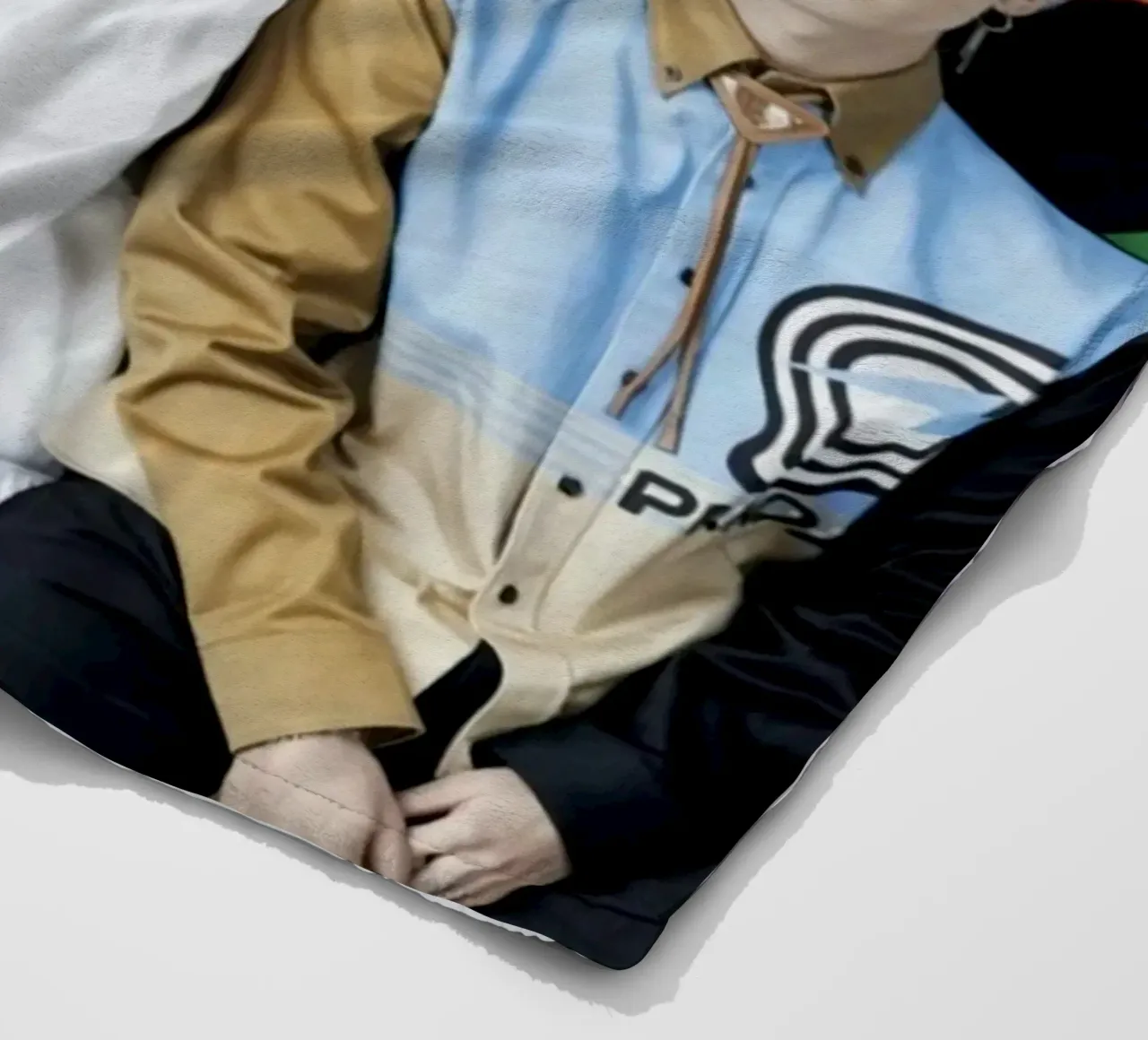 Boyband coreana coperta in pile da Betty Shops