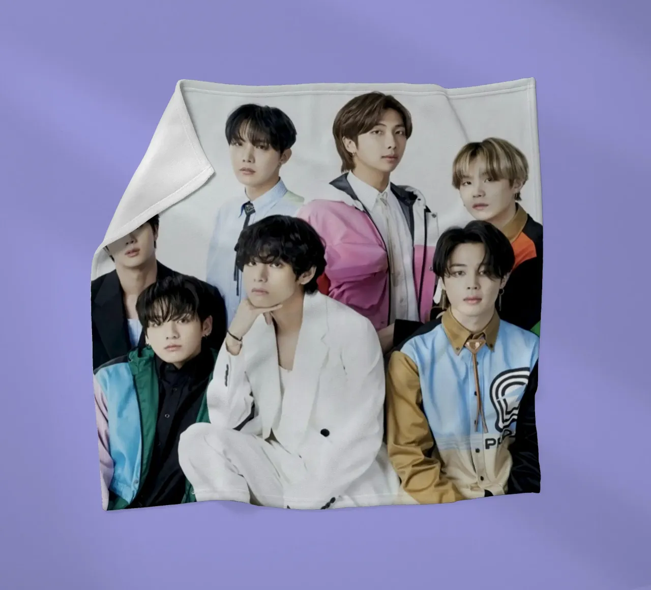 Boyband coreana coperta in pile da Betty Shops