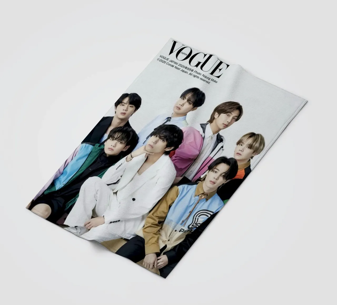 Boyband coreana coperta in pile da Betty Shops