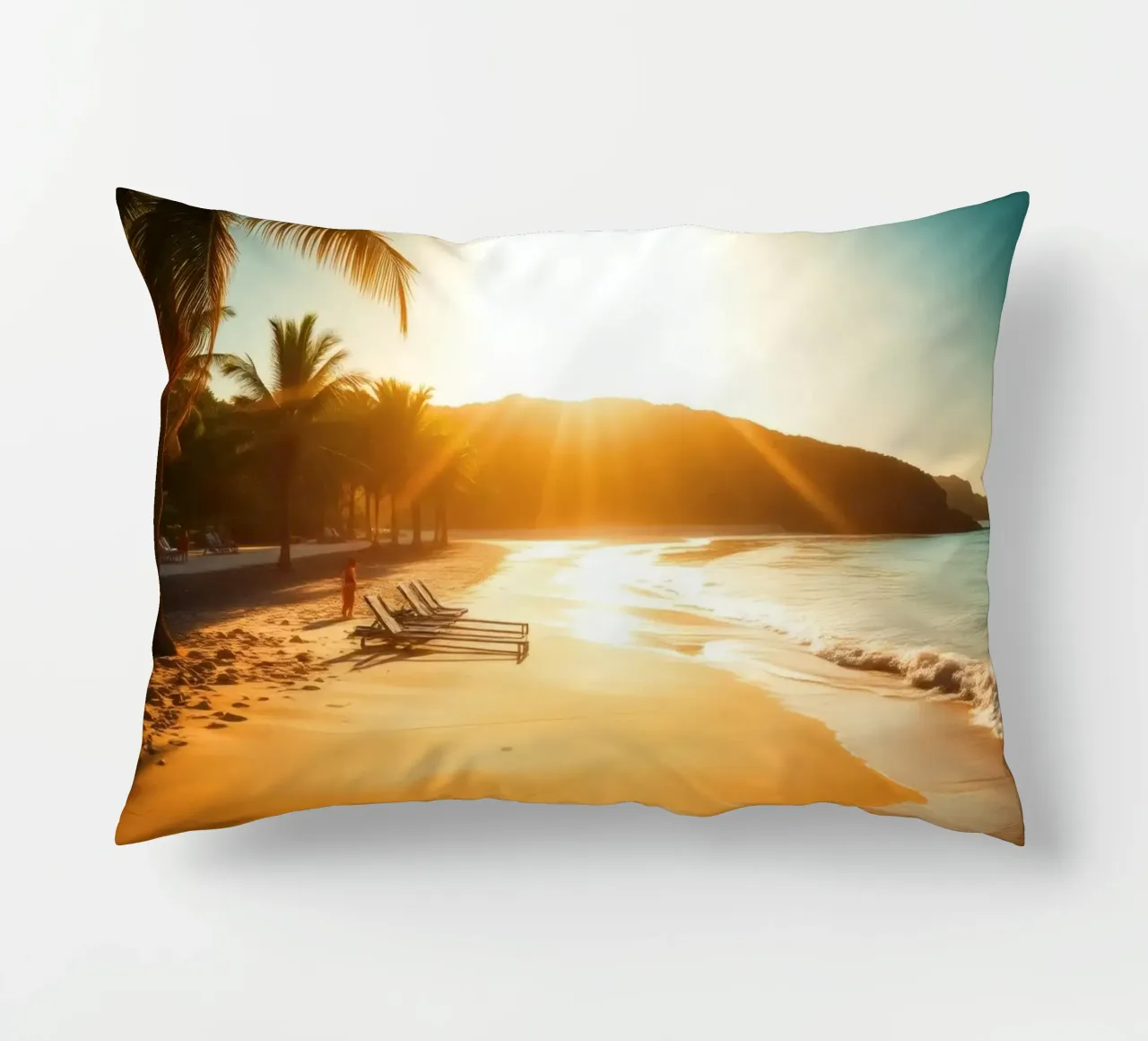 Alba dorata su una tranquilla spiaggia di palme cuscino da DesignDoodle