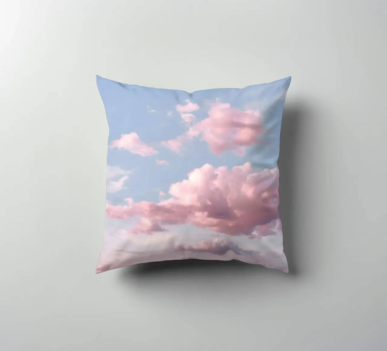 Nuvole di cotone serene cuscino da Moon  Bloom
