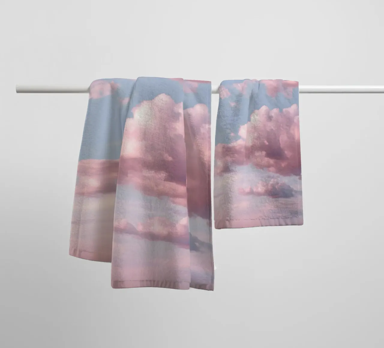 Nuvole di cotone serene asciugamano da bagno da Moon  Bloom