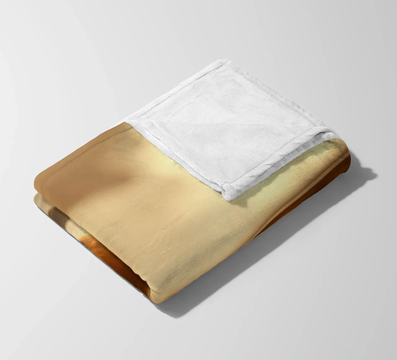 La ciotola dorata emette vapore in un sereno ambiente interno coperta in pile da DesignDoodle
