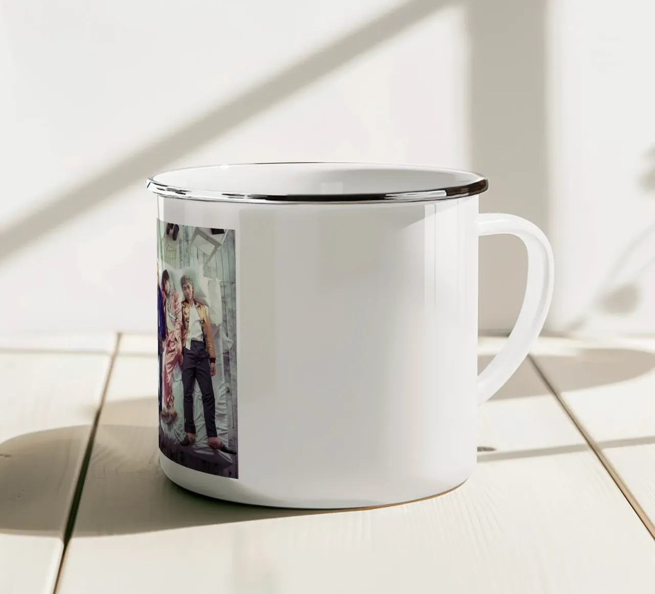 Dormire insieme nel letto tazza in smalto da Betty Shops