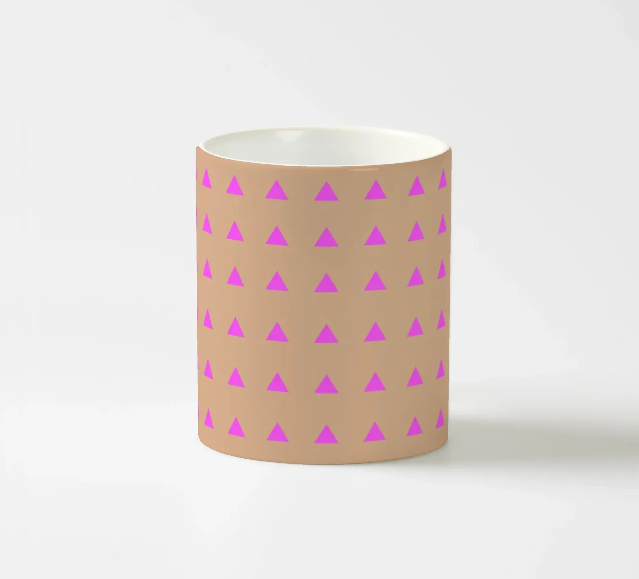 Neon Triangles Pink tazza in ceramica da SilverPegasus