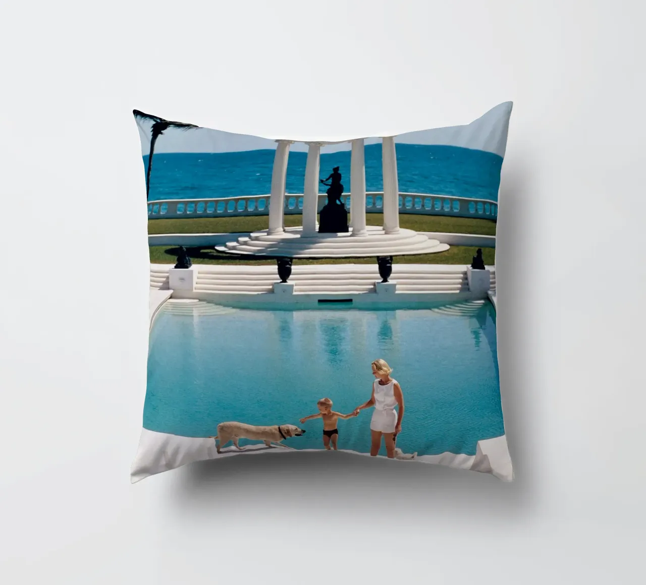Bella piscina Slim aarons cuscino da Chrisvintage