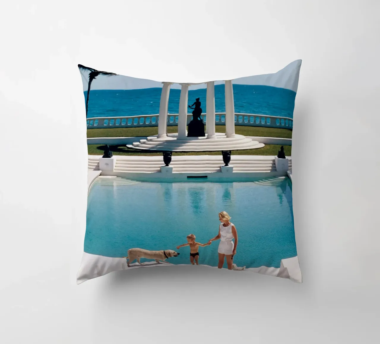 Bella piscina Slim aarons cuscino da Chrisvintage