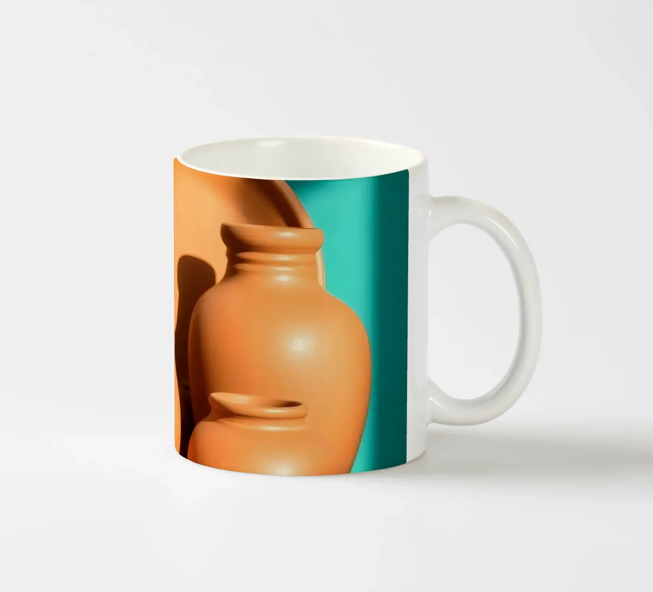 Pentole e piatti di terracotta disposti su un piatto di legno tazza in ceramica da DesignDoodle