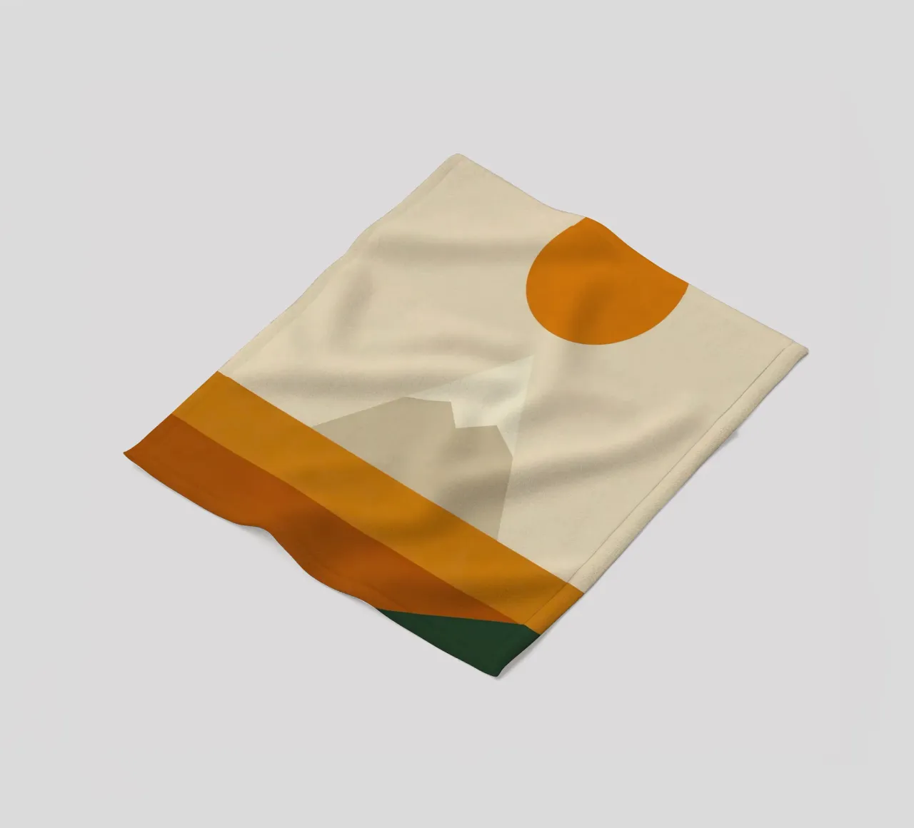 Fuji - Ockerfarbene Sonne auf Beige Silence Fleecedecke von Affiches Soleil & Déco Lumineuse – Sunny