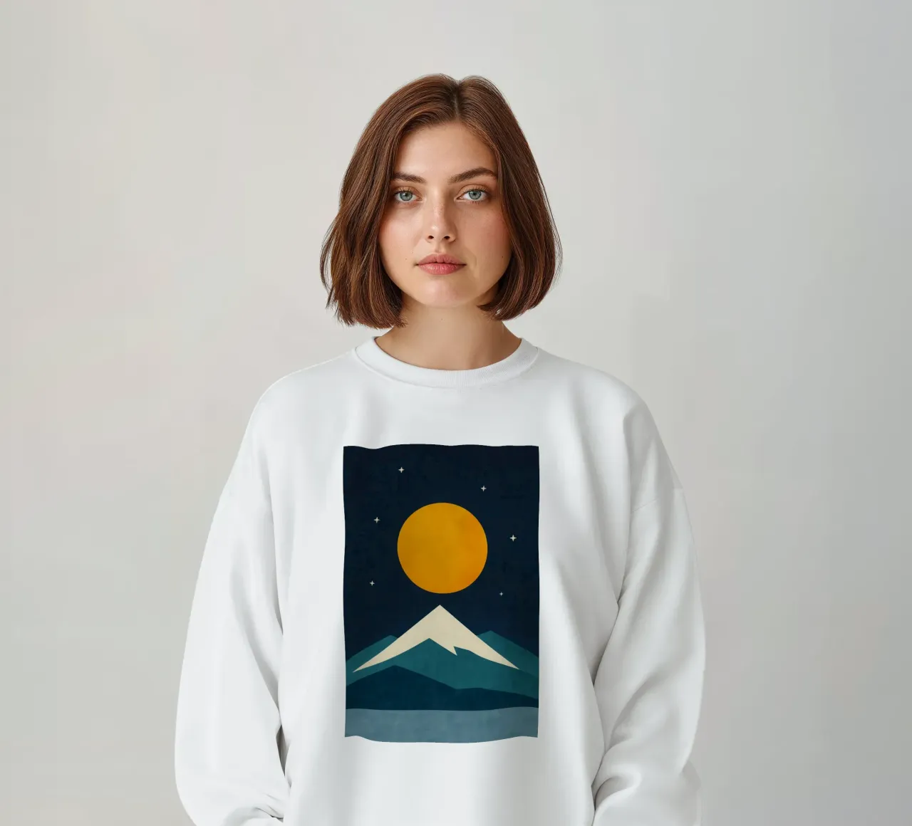 Fuji - Grafica notturna al chiaro di luna felpa da Affiches Soleil & Déco Lumineuse – Sunny