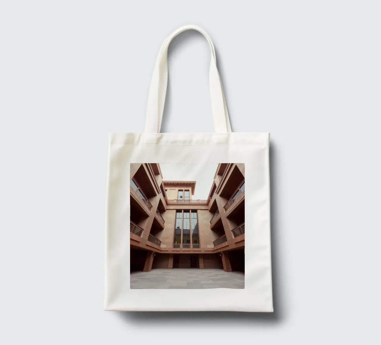 L'architettura moderna mette in mostra un cortile tranquillo borsa in juta da DesignDoodle