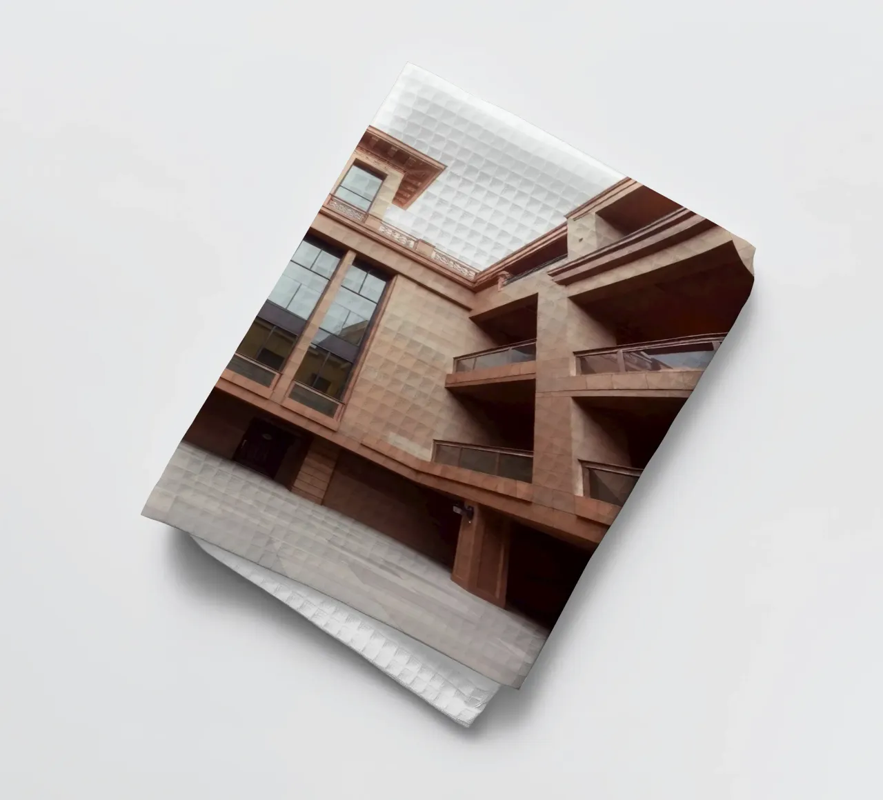 L'architettura moderna mette in mostra un cortile tranquillo canovaccio da cucina da DesignDoodle