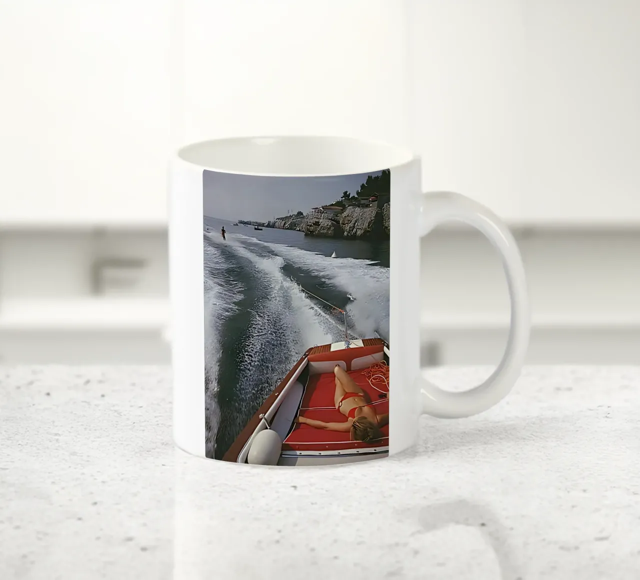 Tempo libero ad Antibes di Slim Aarons tazza in ceramica da tokovictory
