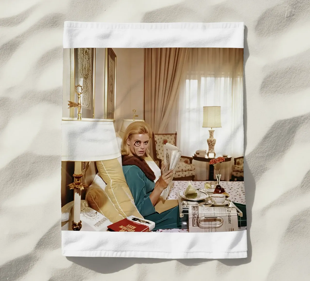 Monocled Miss di Slim Aarons telo mare da tokovictory