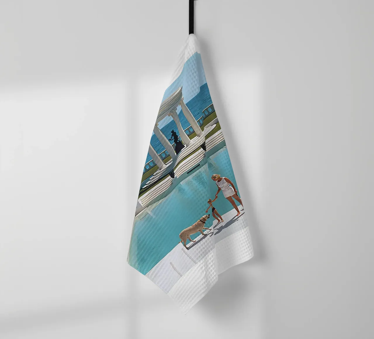 Nice Pool von Slim Aarons Geschirrtuch von tokovictory