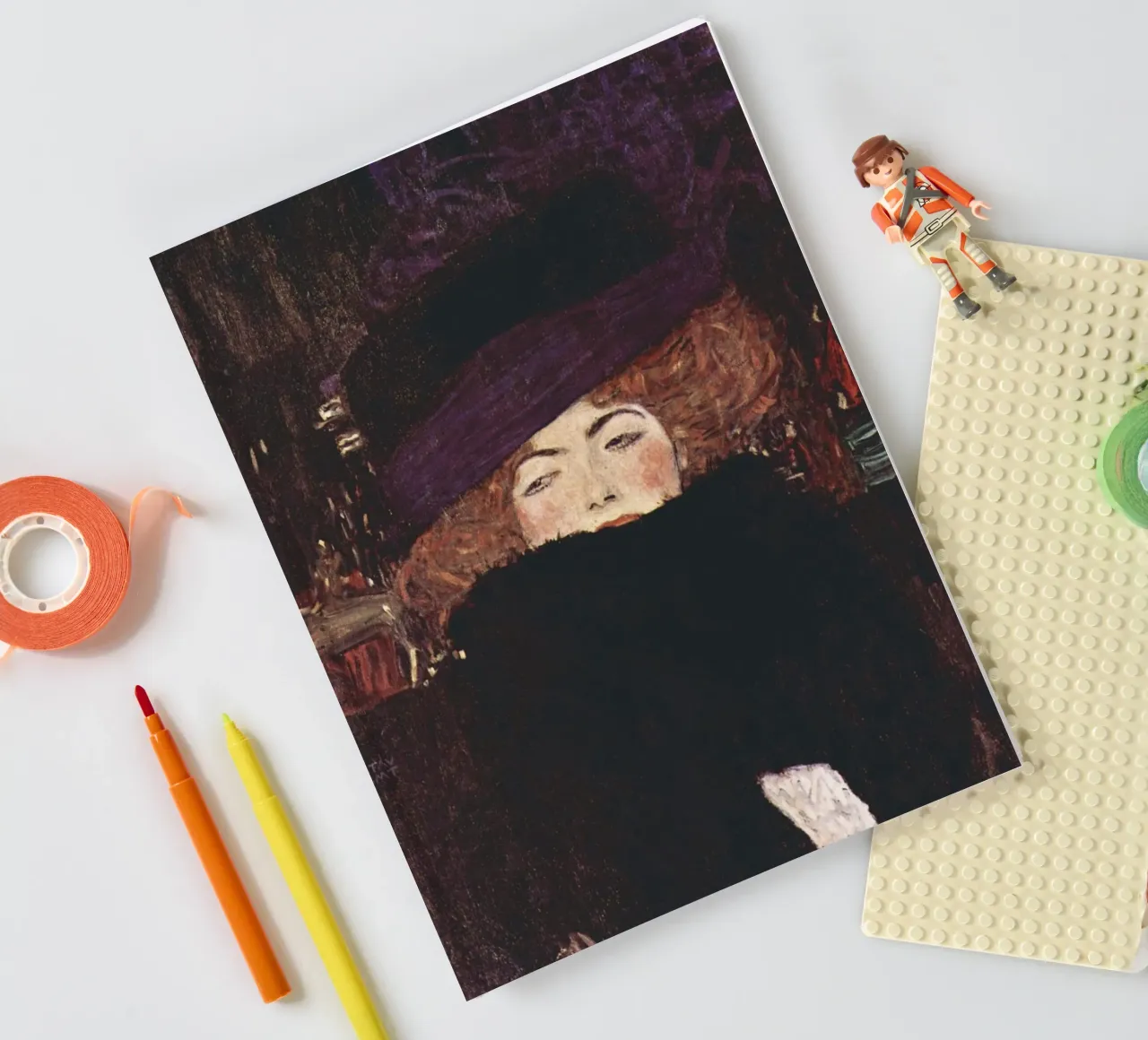 Dama con cappello e boa di piume di Gustav Klimt (1909) diario da Venus Art